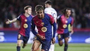 开云下载-黄健翔：什么是球王？亚马尔就是呼之欲出的球王，踢球太高级了