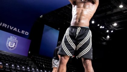 kaiyun-惠特摩尔社媒晒多张训练照 奇才官媒回复：到了该发力的时候