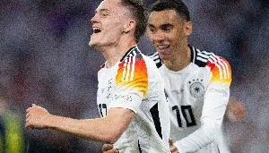 kaiyun-记者：拜仁计划让维尔茨踢10号位置，穆西亚拉担任边锋